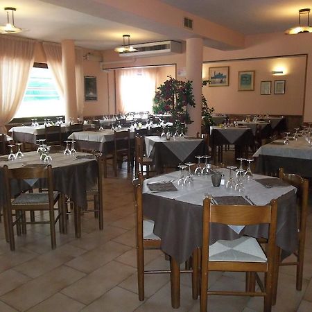 Albergo Ristorante Gori Ameglia Exterior foto