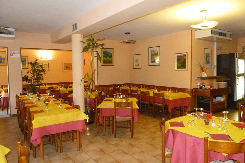 Albergo Ristorante Gori Ameglia Exterior foto